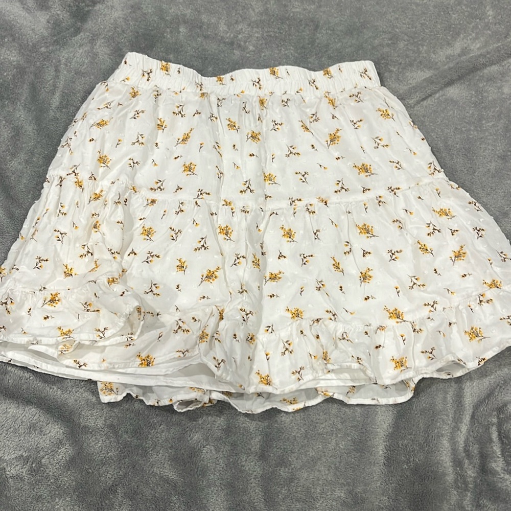 Forever 21 Ditsy Floral Skater Skirt